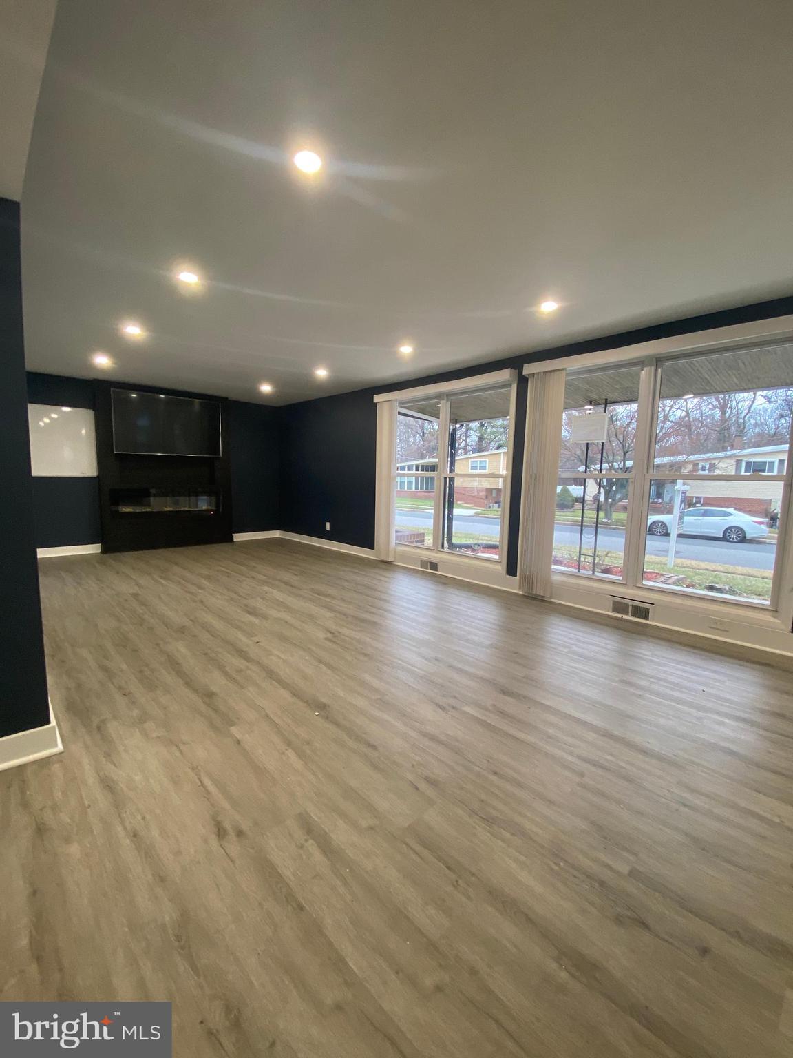 ROBIN HILLS - Residential