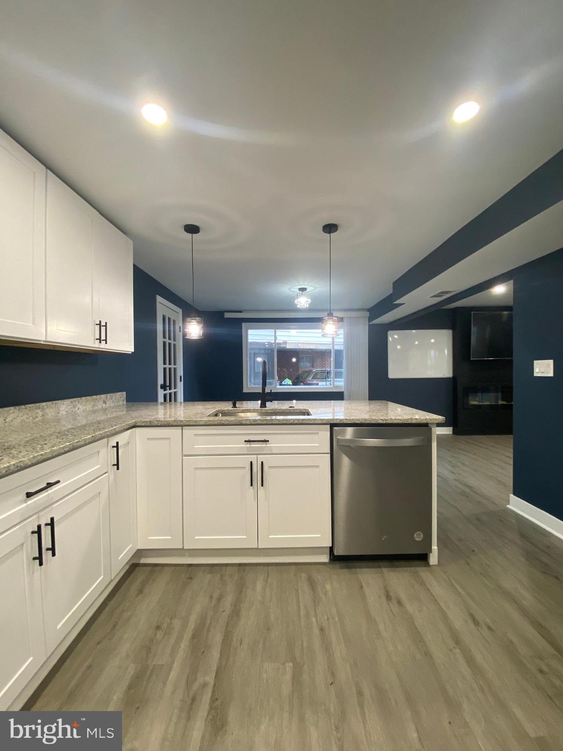 ROBIN HILLS - Residential