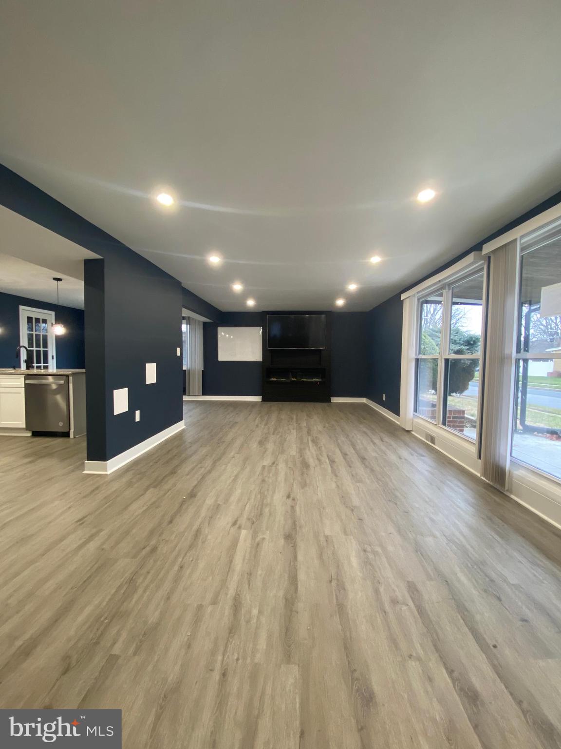 ROBIN HILLS - Residential