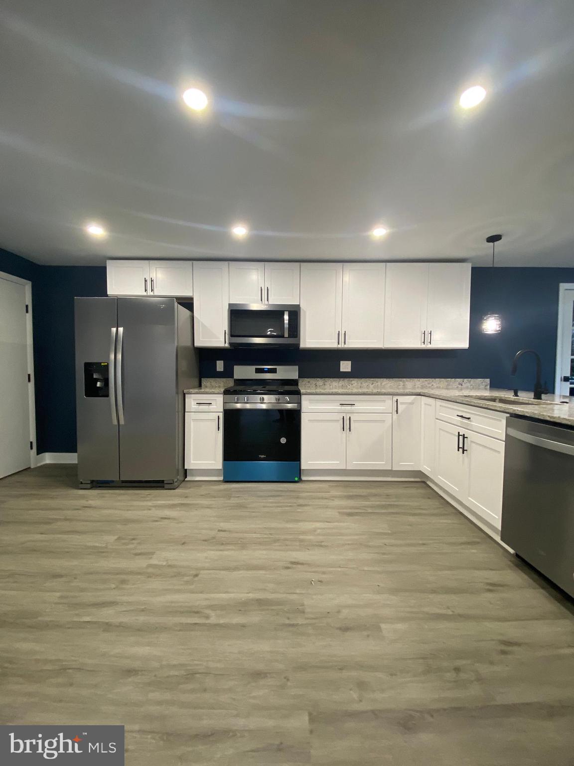 ROBIN HILLS - Residential