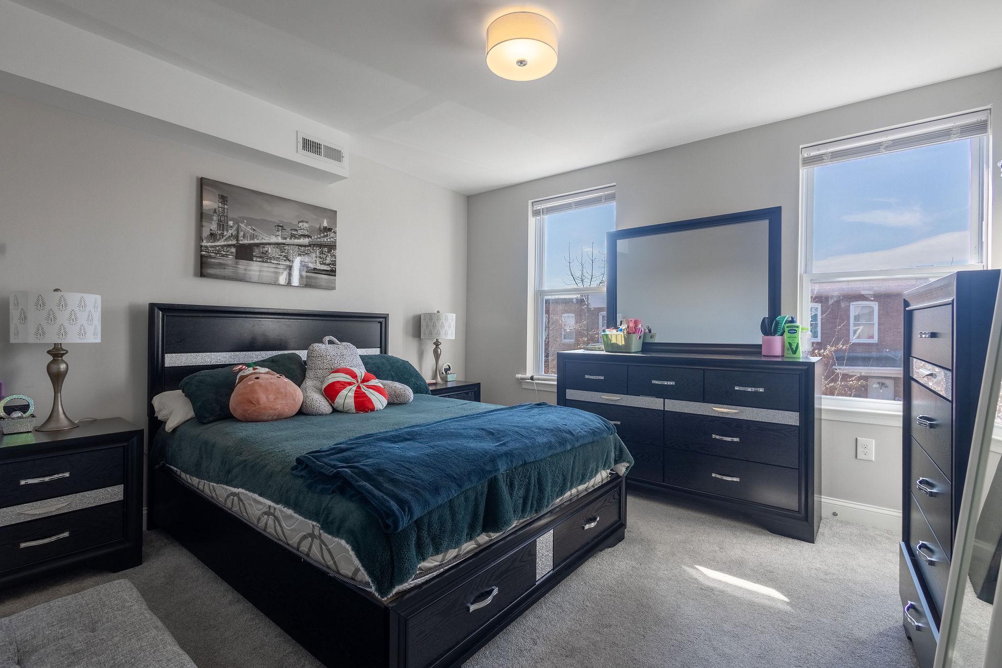 ELLWOOD PARK - Residential