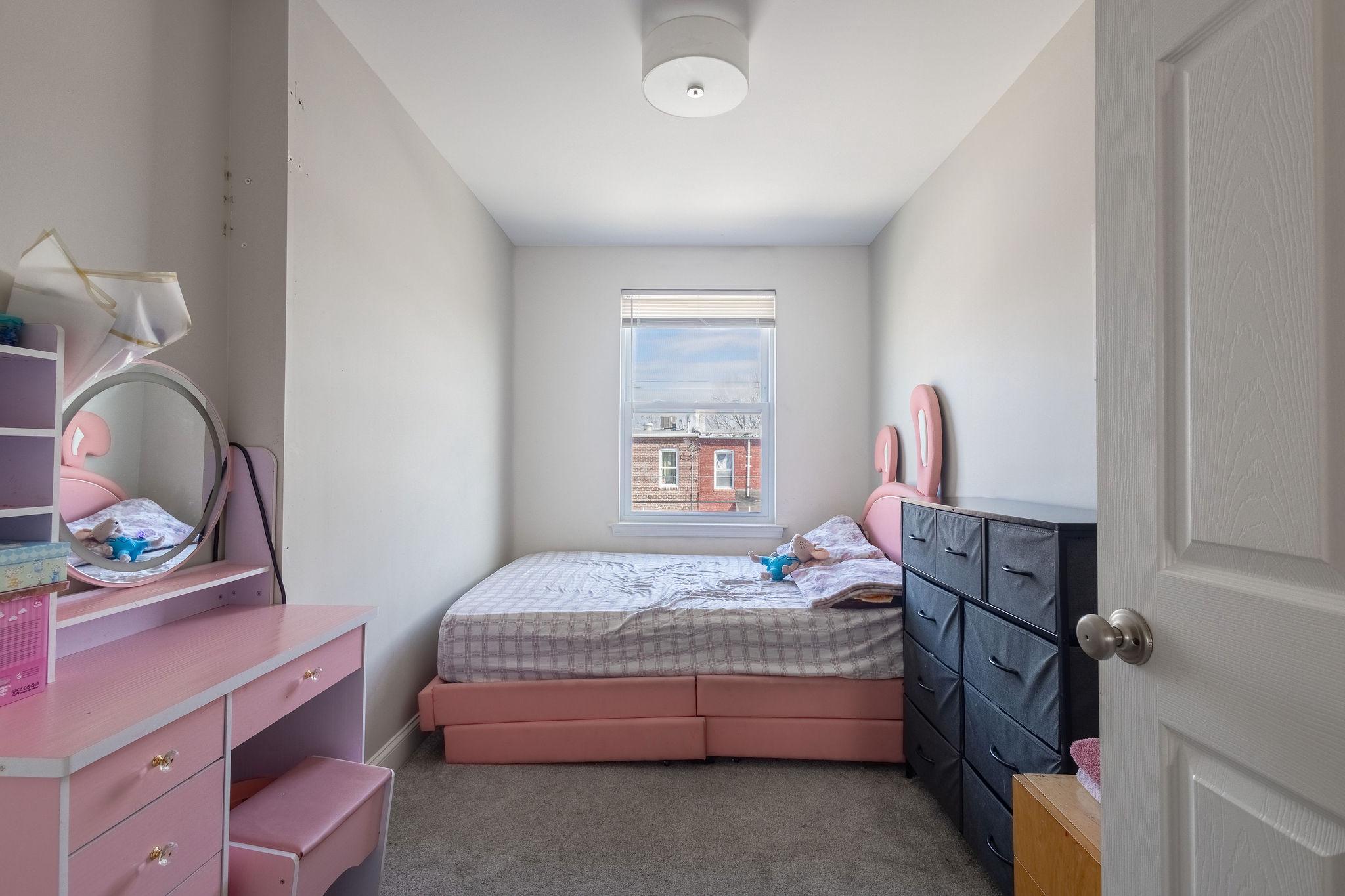 ELLWOOD PARK - Residential