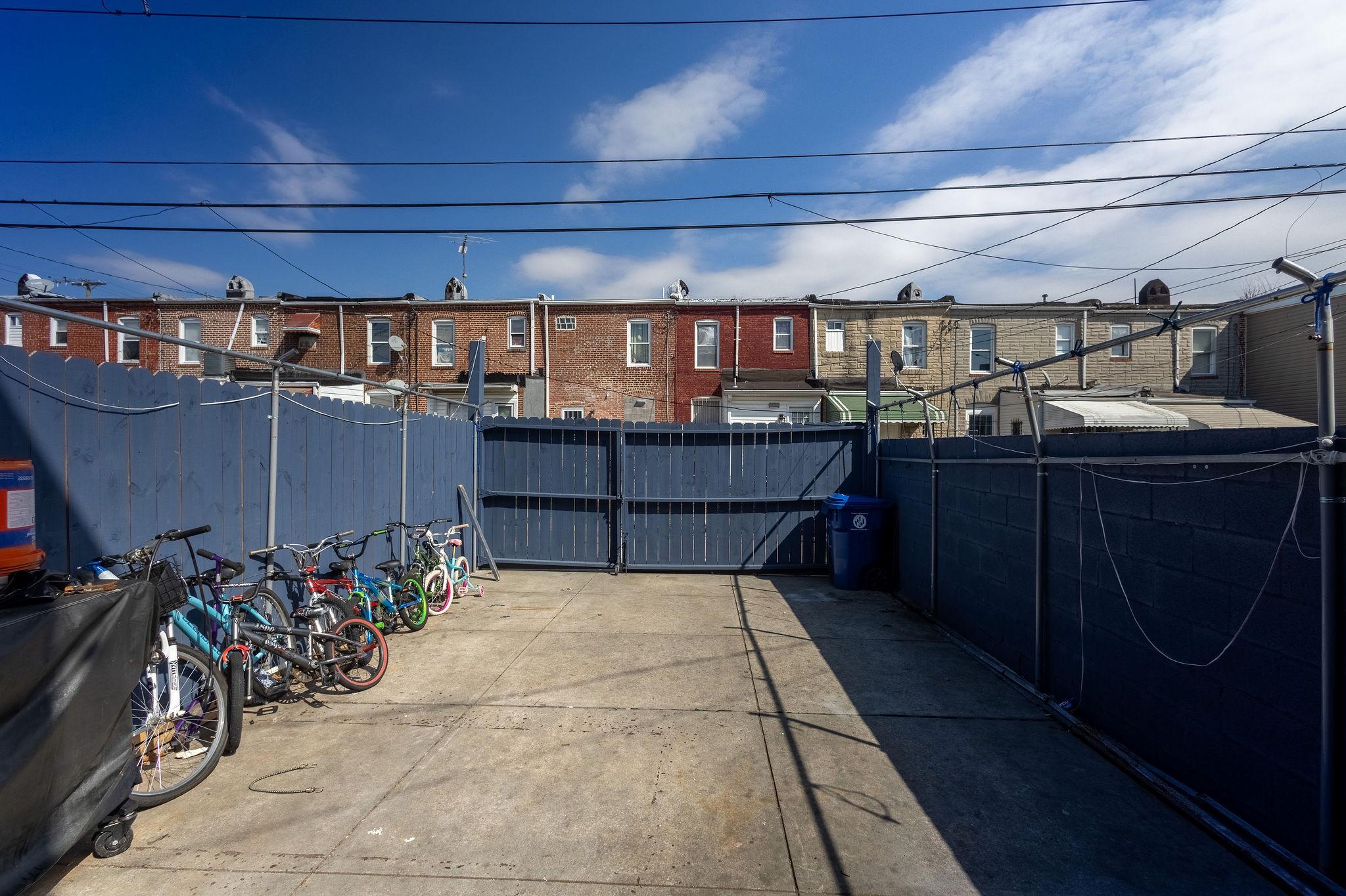 ELLWOOD PARK - Residential