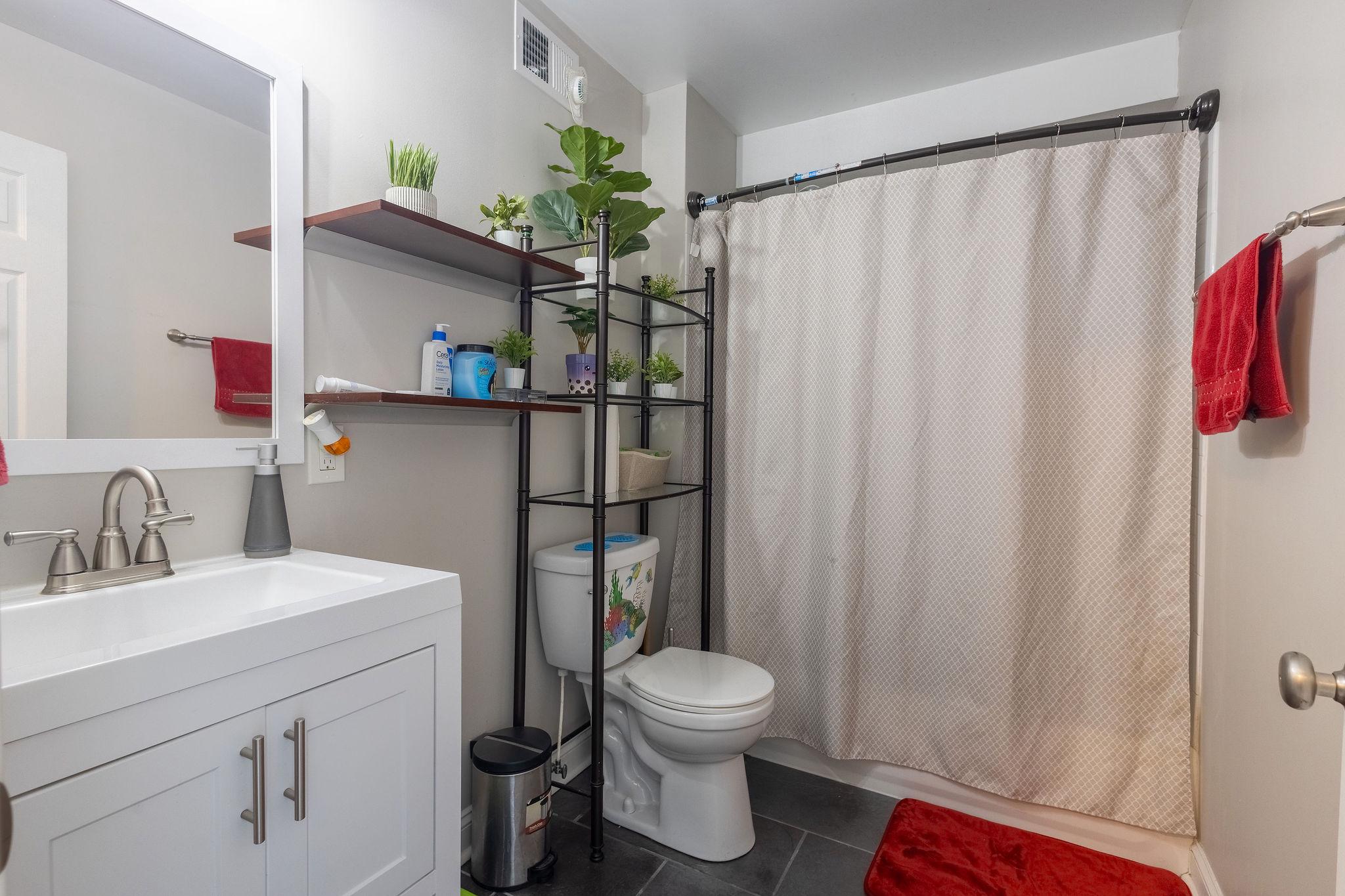 ELLWOOD PARK - Residential