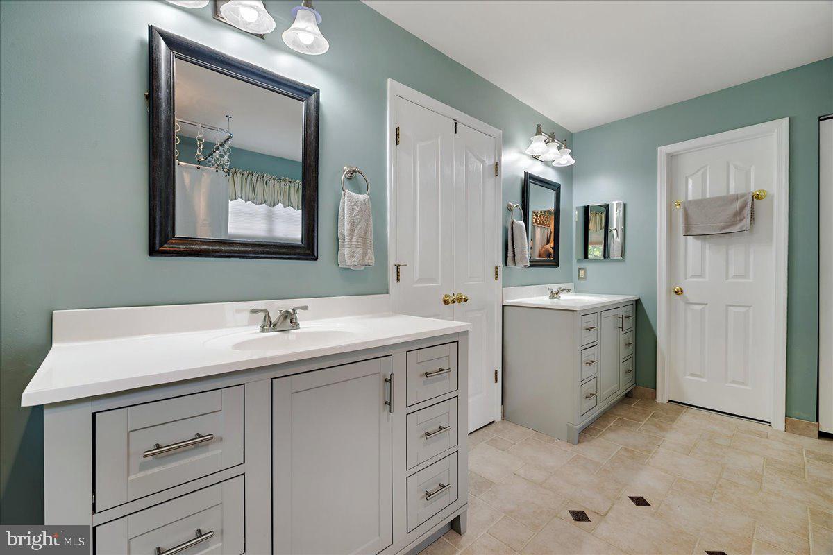 RUSSETT - Residential