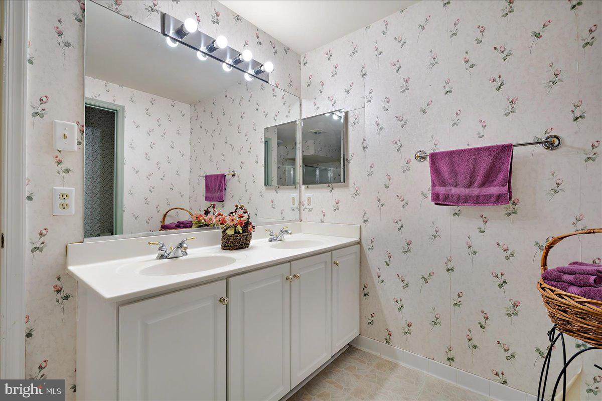 RUSSETT - Residential