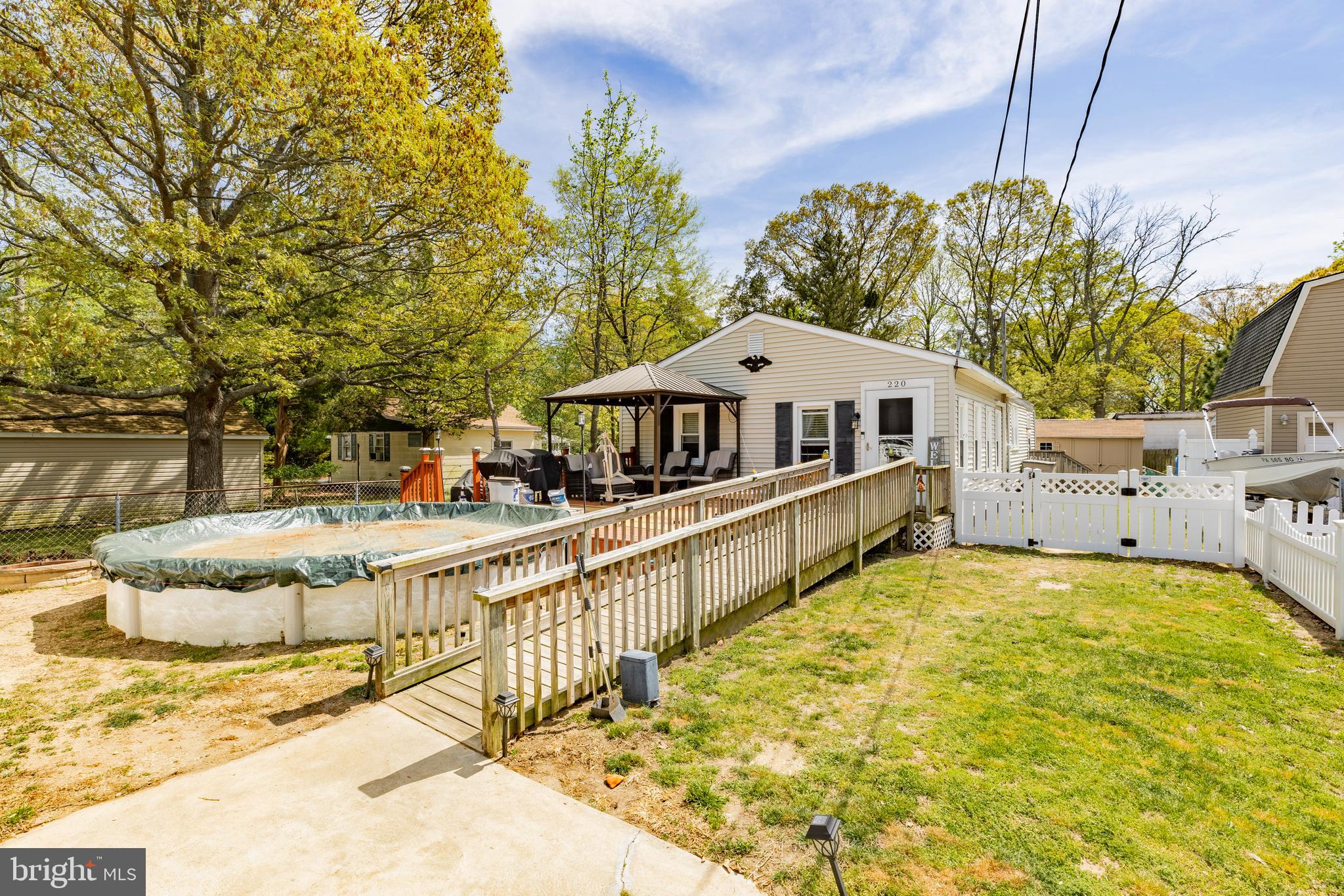 220 CAROLINE AVENUE