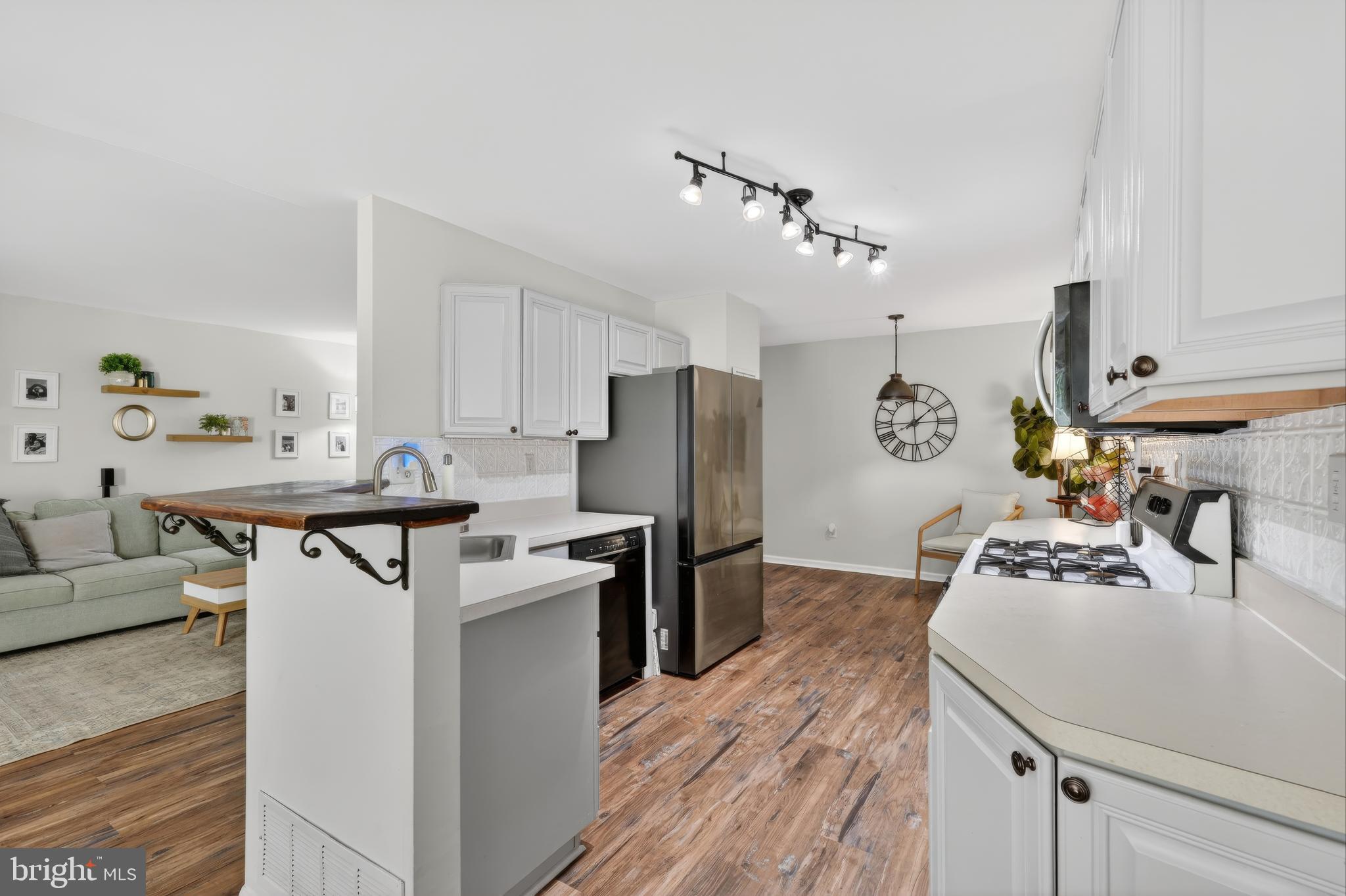 WOODS AT LAKESIDE - Residential