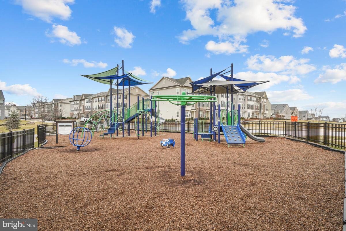 TALLYN RIDGE - Residential