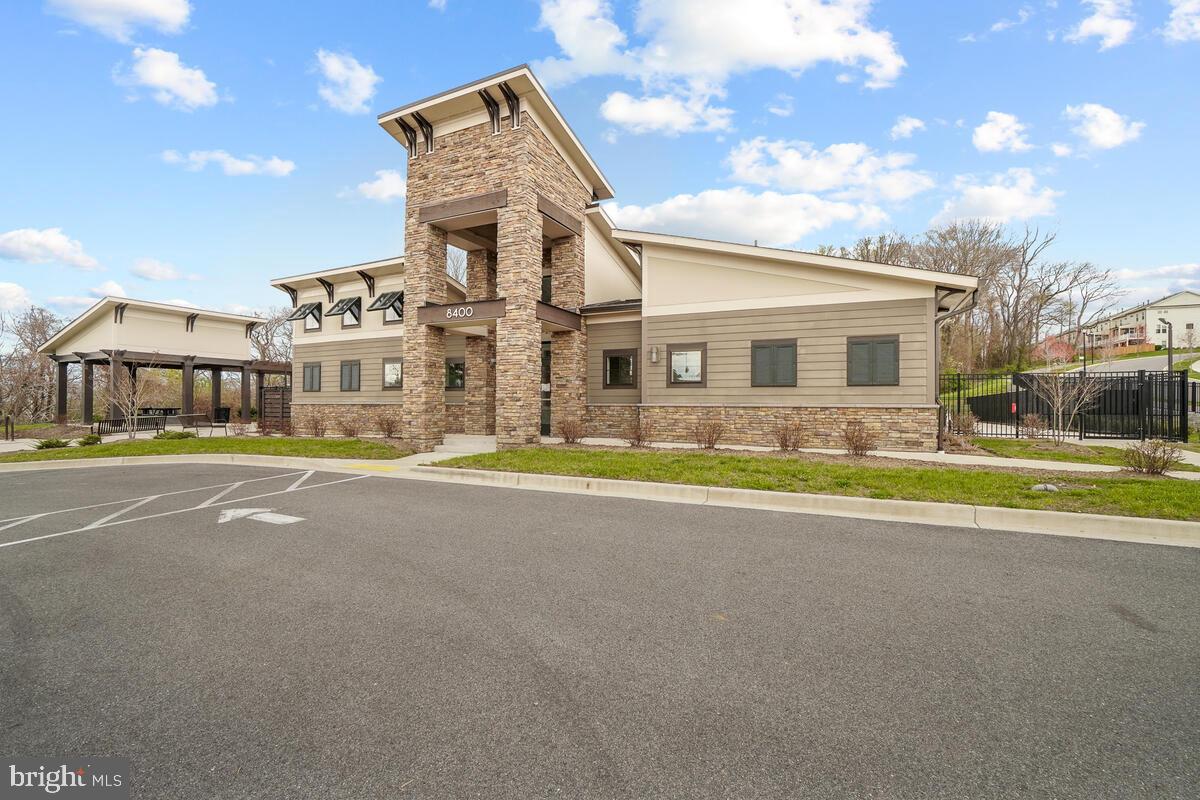 TALLYN RIDGE - Residential