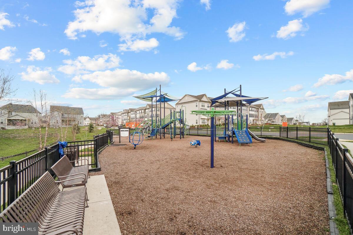 TALLYN RIDGE - Residential