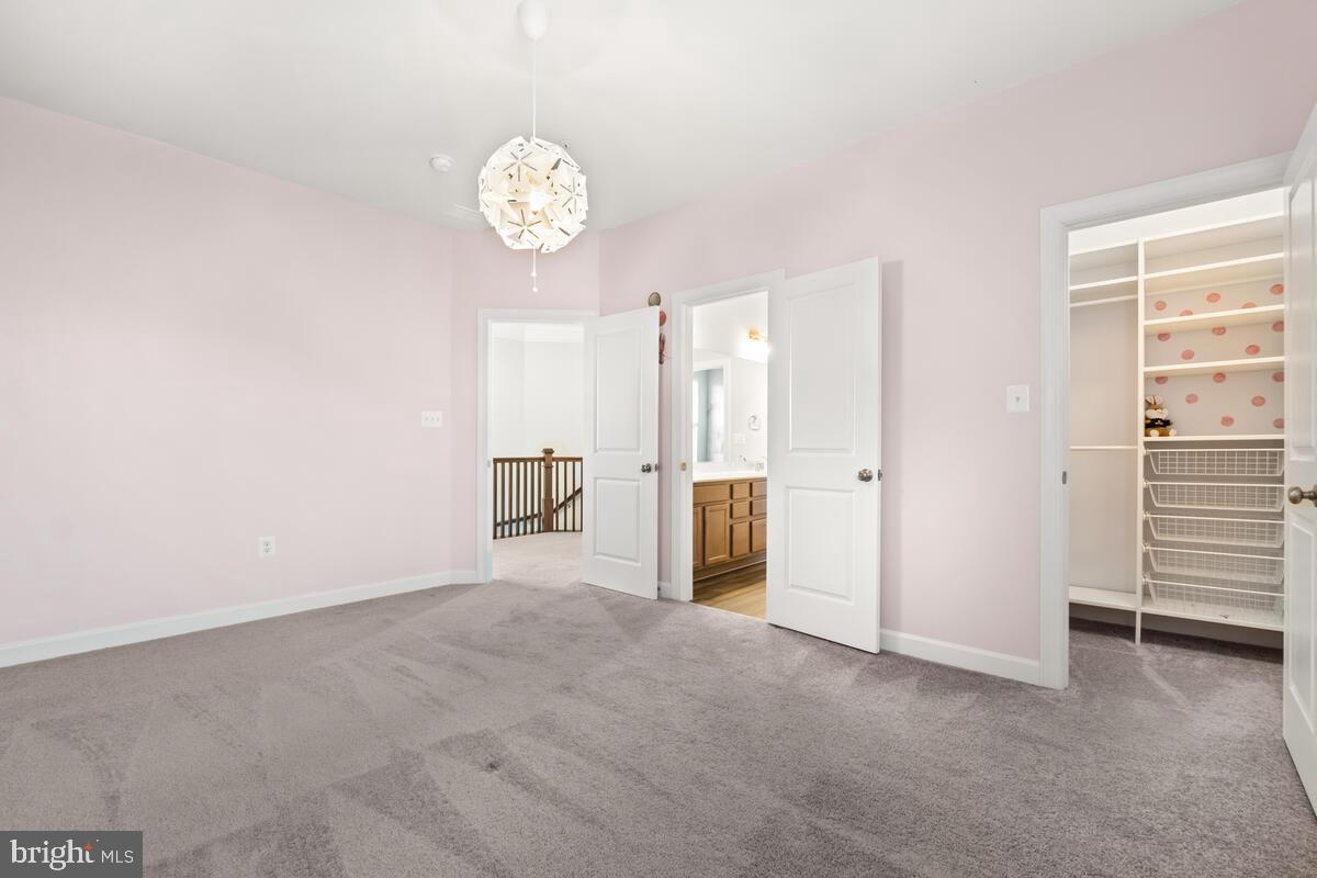 TALLYN RIDGE - Residential