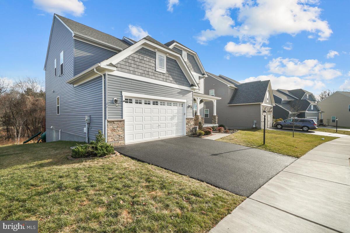 TALLYN RIDGE - Residential