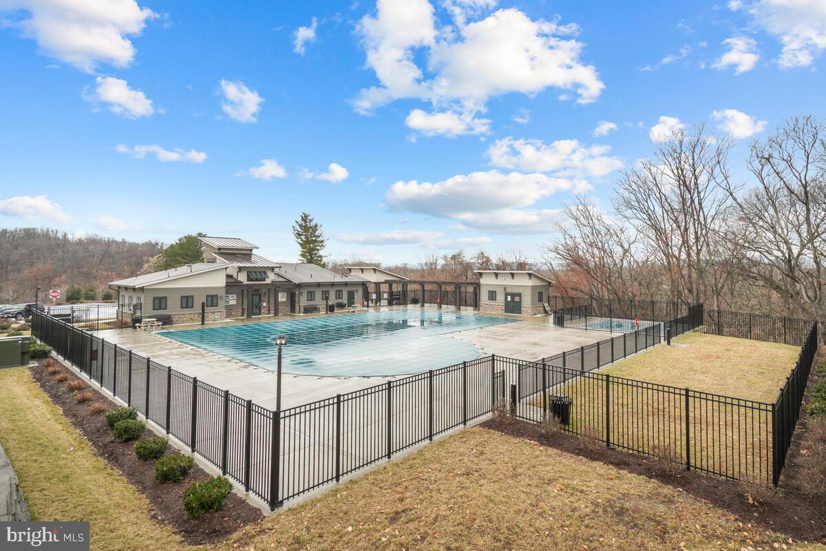 TALLYN RIDGE - Residential