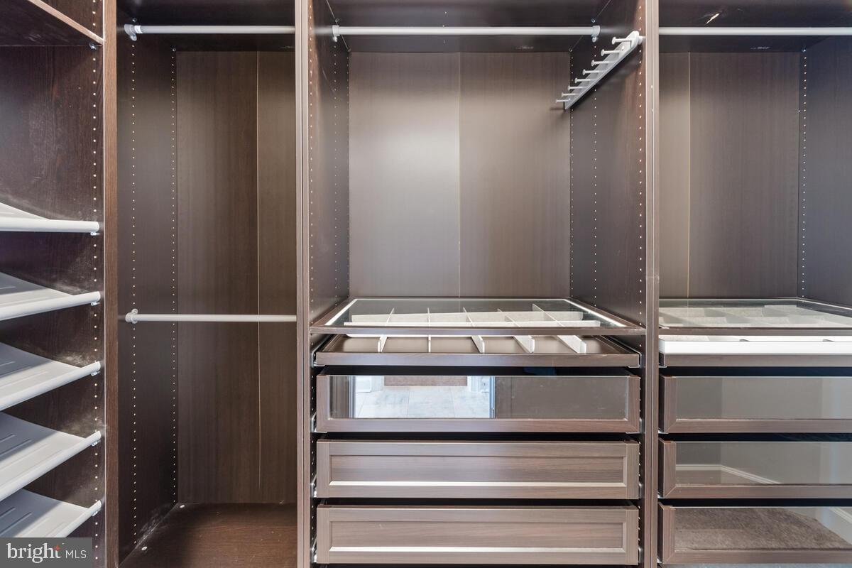 TALLYN RIDGE - Residential