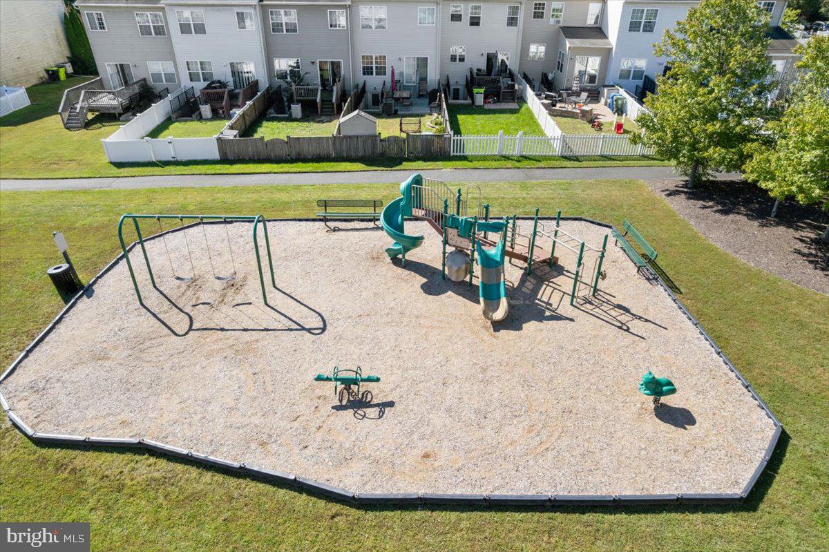 AUTUMN RUN - Residential Lease