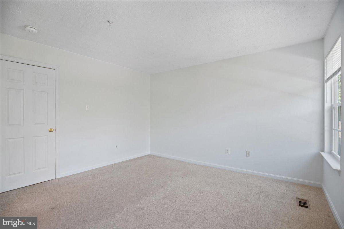 AUTUMN RUN - Residential Lease