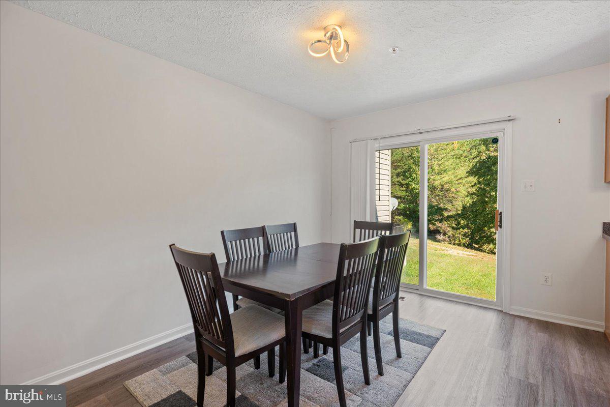 AUTUMN RUN - Residential Lease