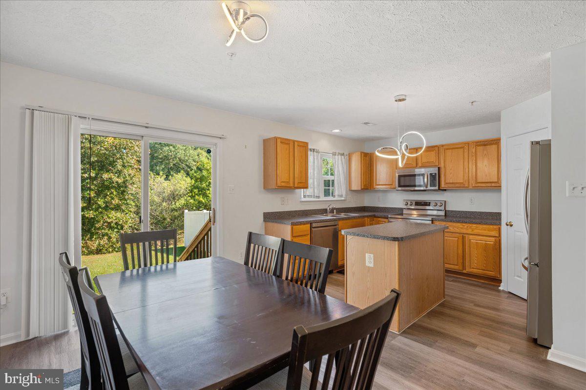 AUTUMN RUN - Residential Lease