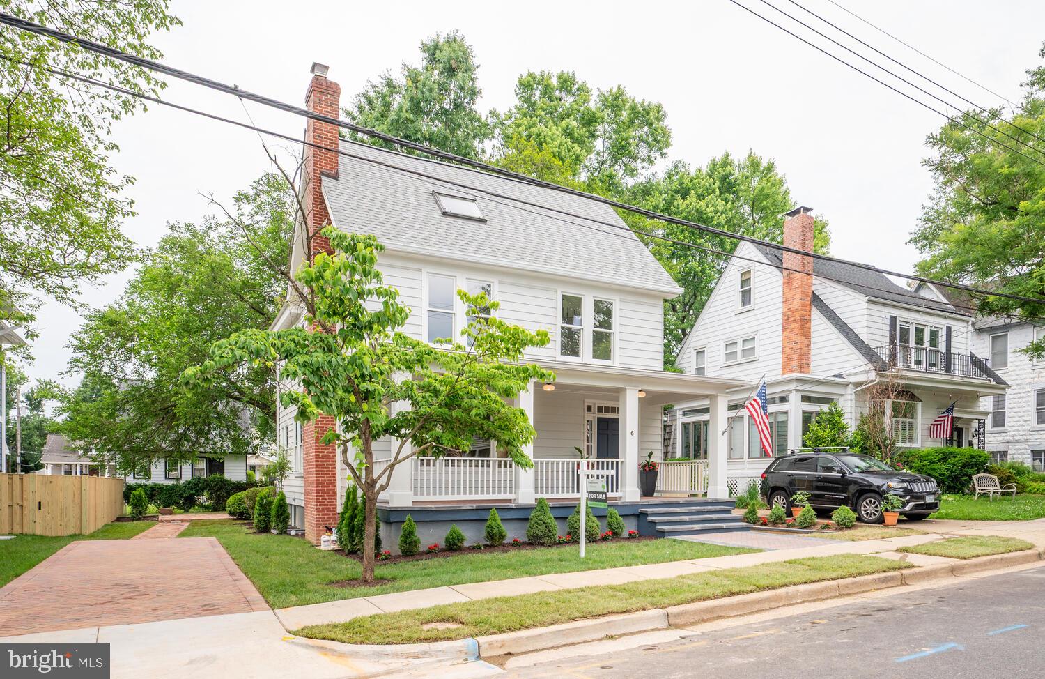 6 W MOUNT IDA AVENUE