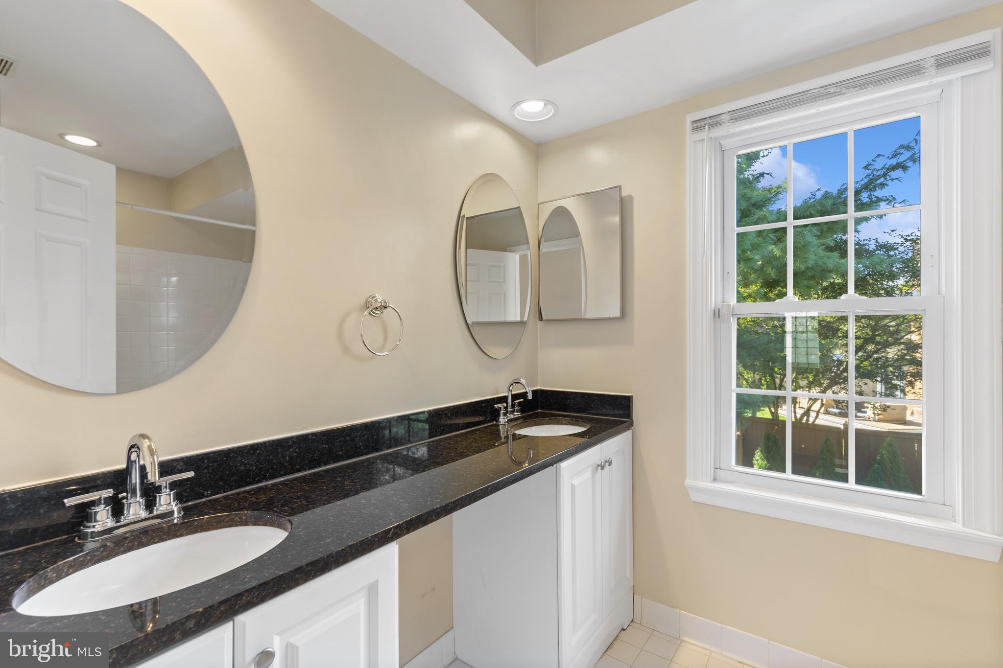 SAYBROOKE - Residential Lease