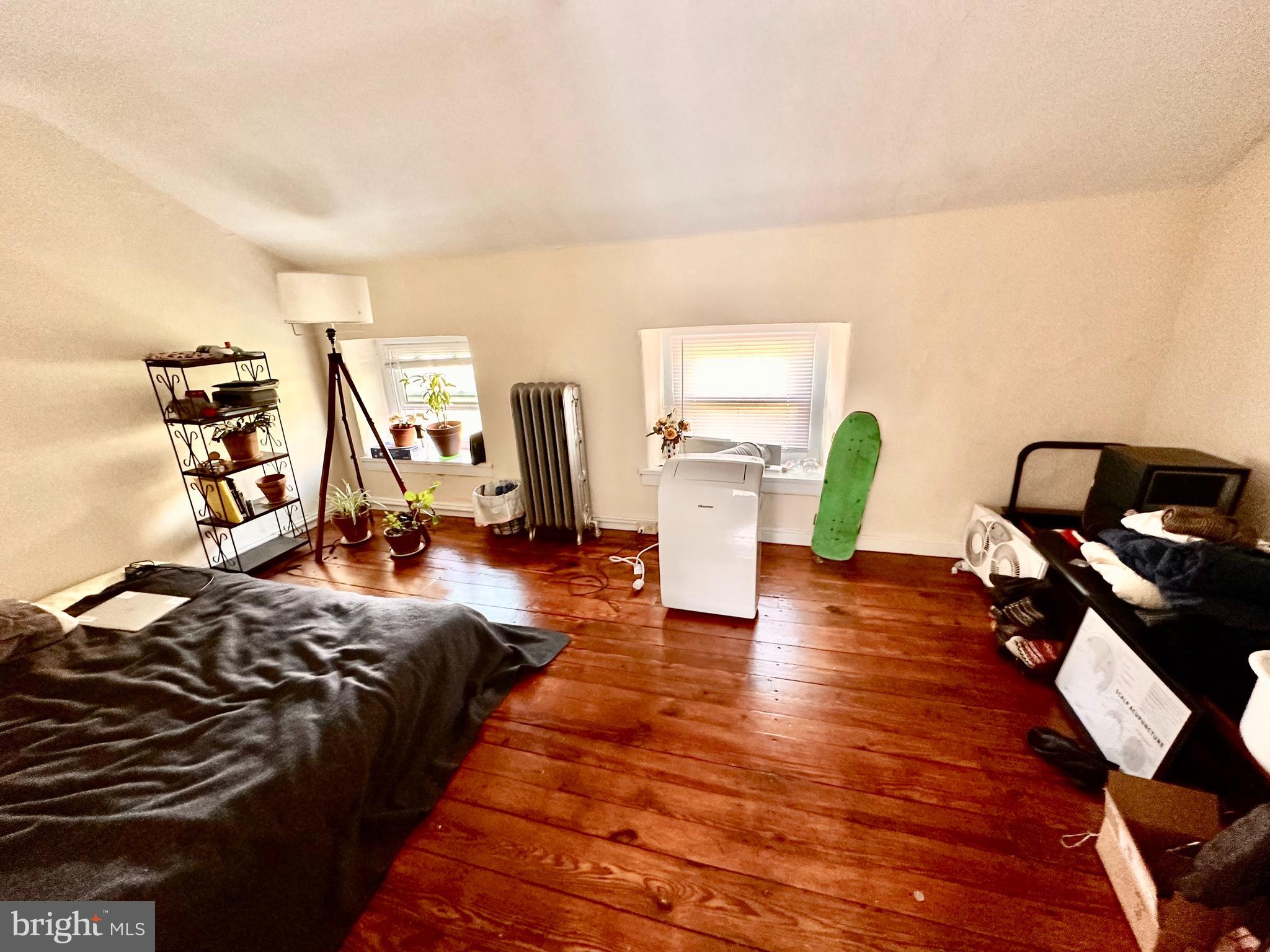 EAST FALLS - Residential Lease