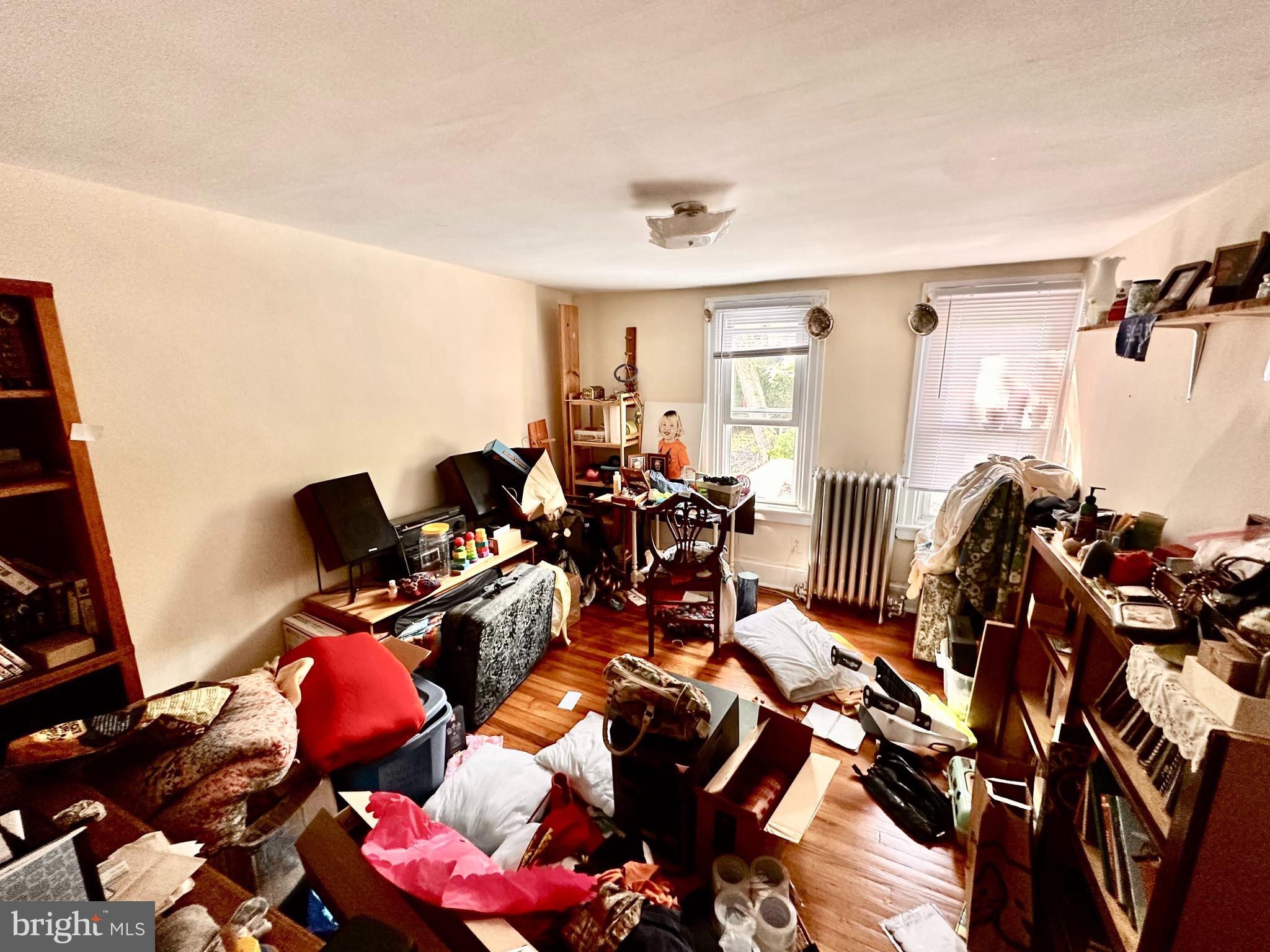 EAST FALLS - Residential Lease