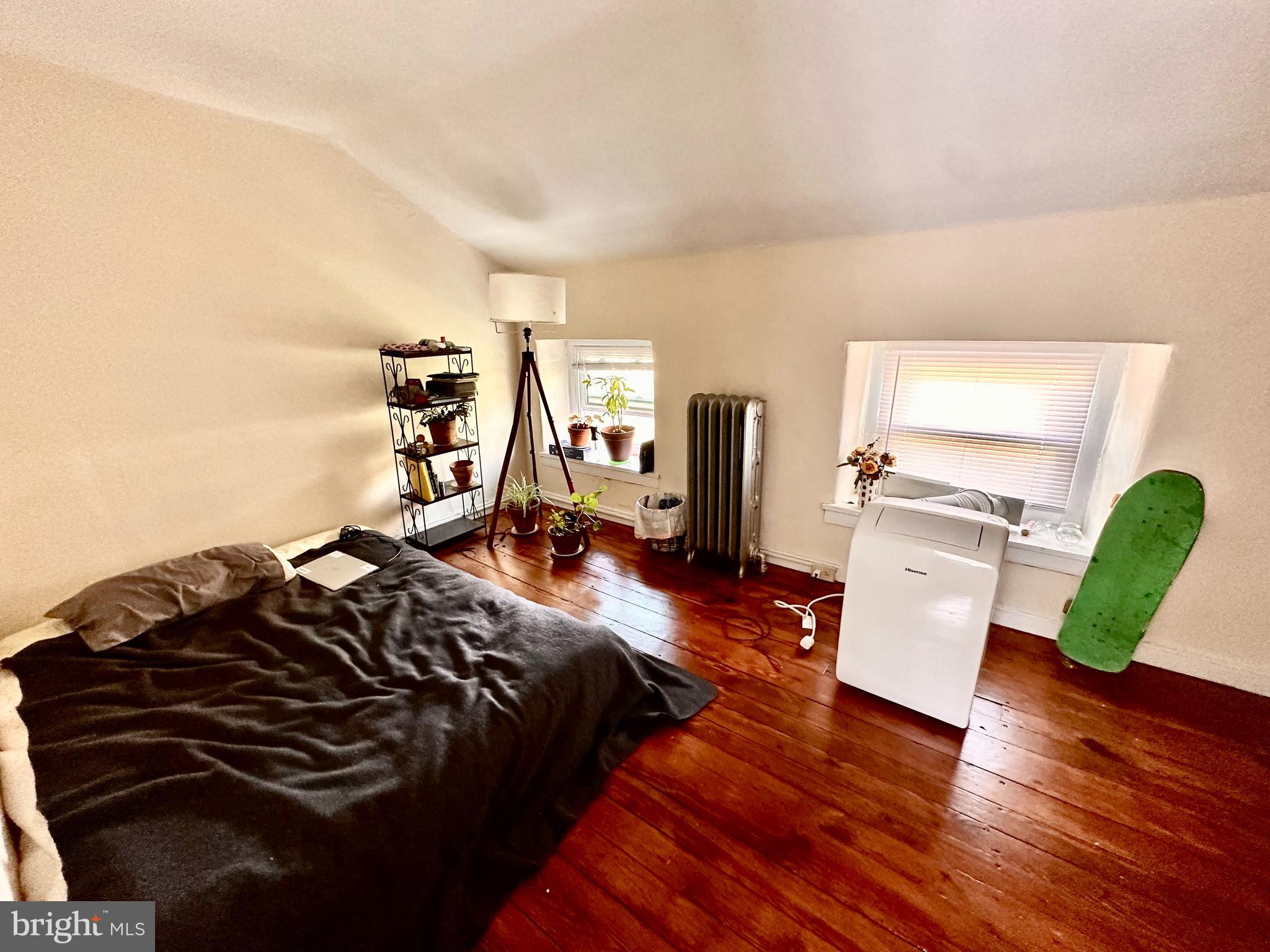 EAST FALLS - Residential Lease