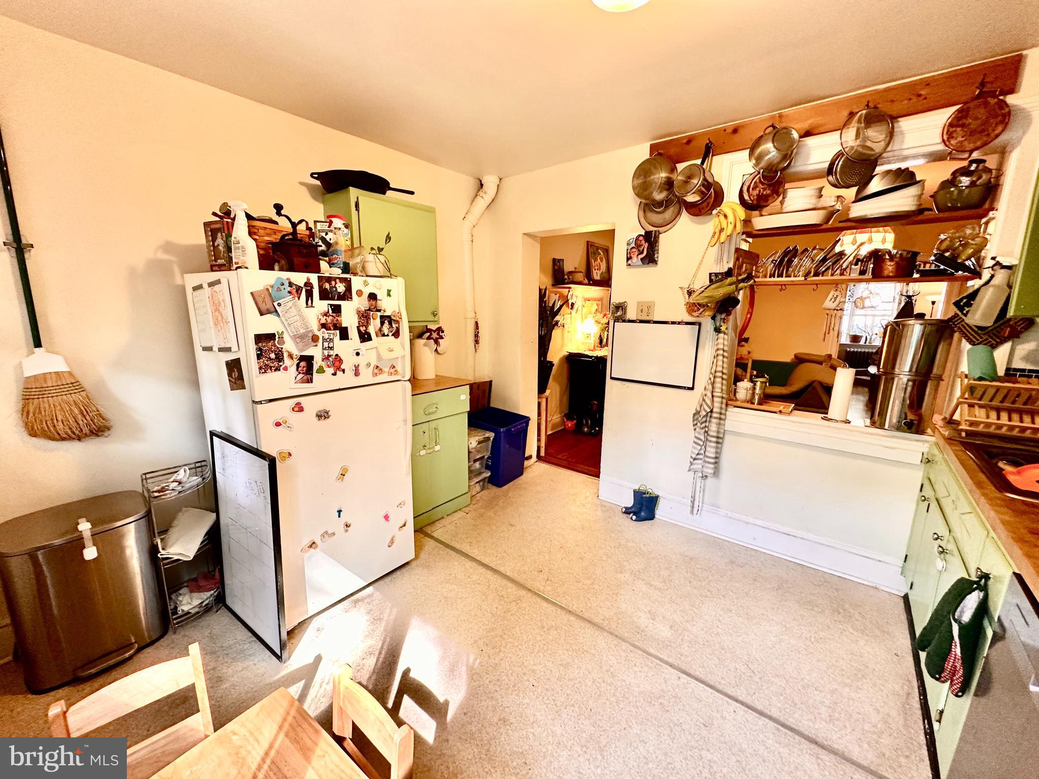 EAST FALLS - Residential Lease