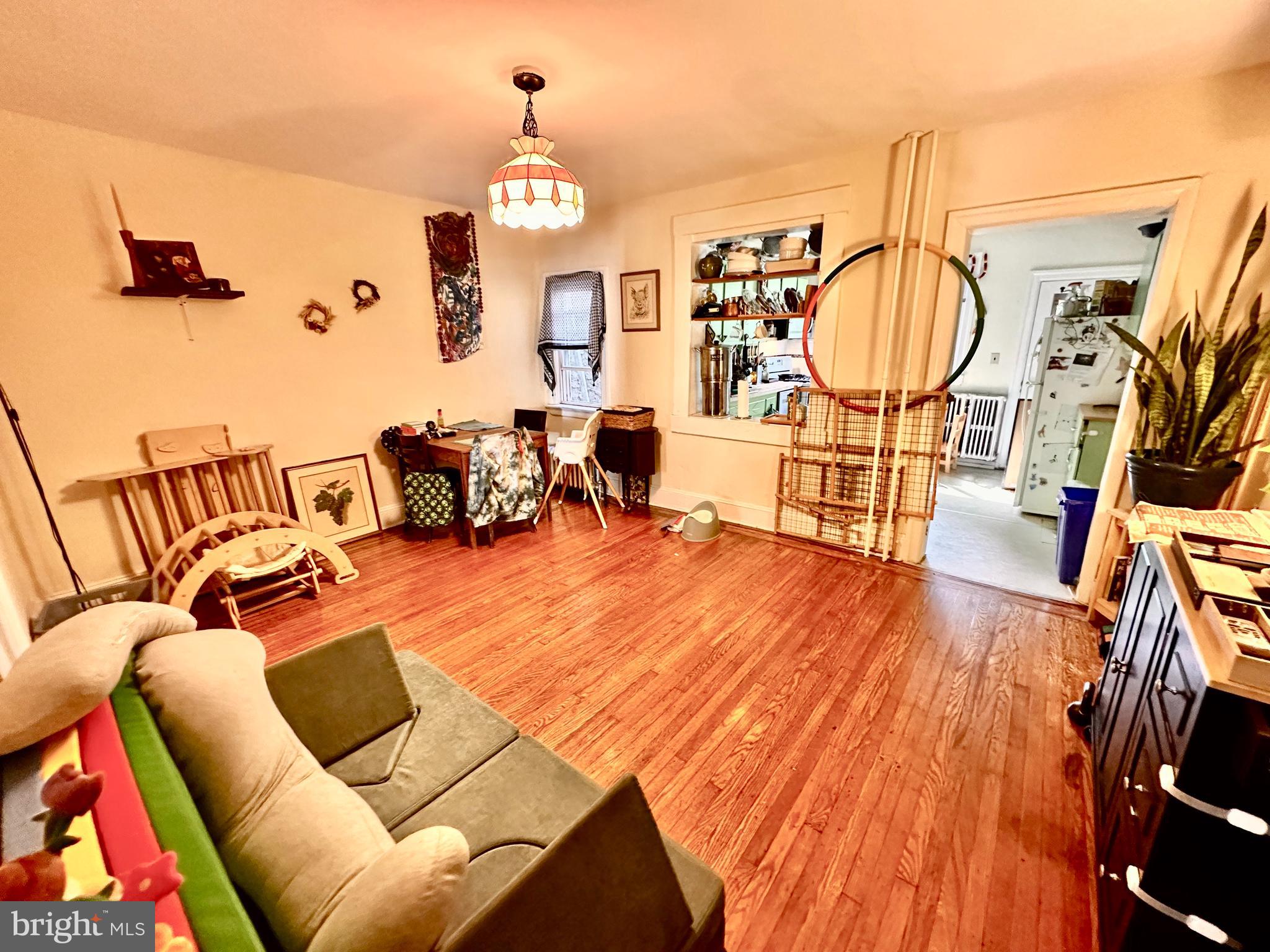 EAST FALLS - Residential Lease