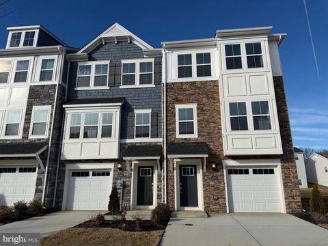 Townhouse For Sale - 10985 Barnard Place<br/> WHITE PLAINS, MD 20695