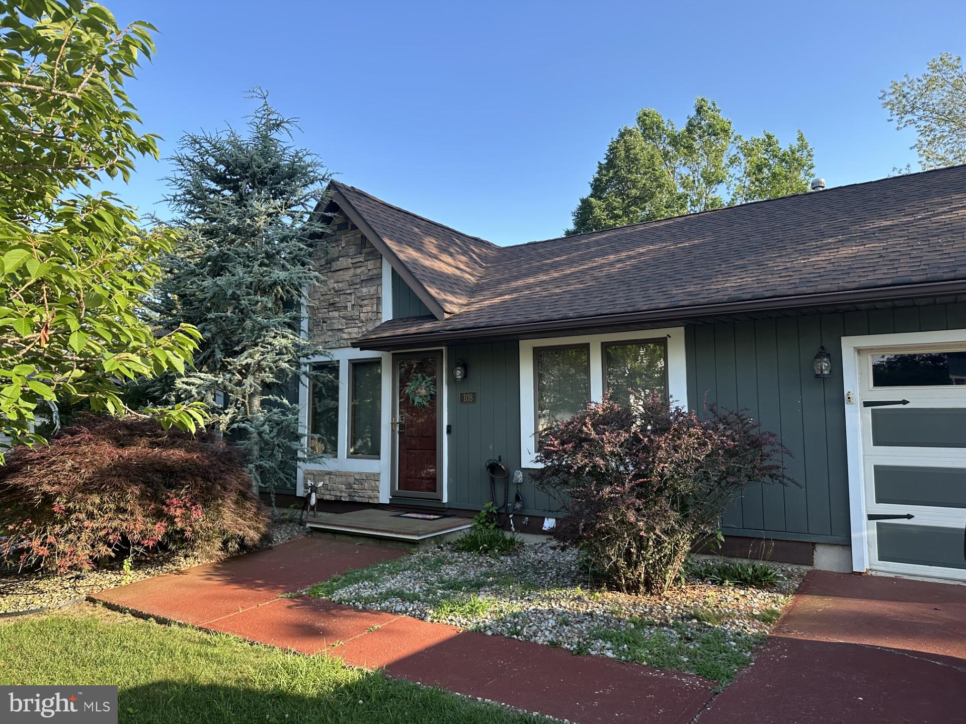 108 COUNTRY CLUB BOULEVARD