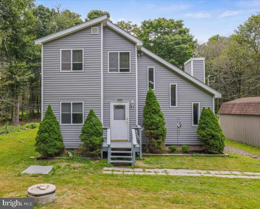 1065 Breezewood Drive, Newfoundland, PA, 18445