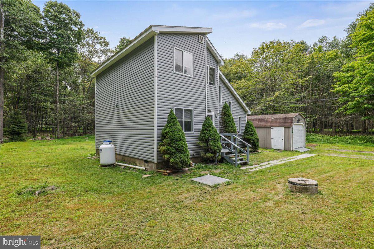 1065 BREEZEWOOD DRIVE