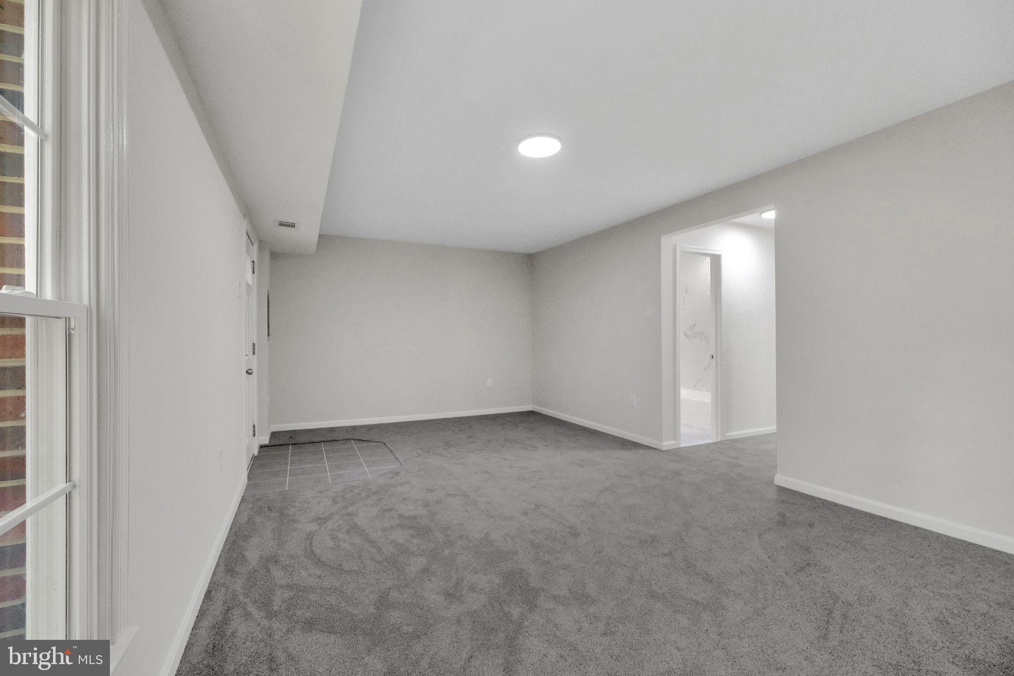 PINEWOOD HILL - Residential