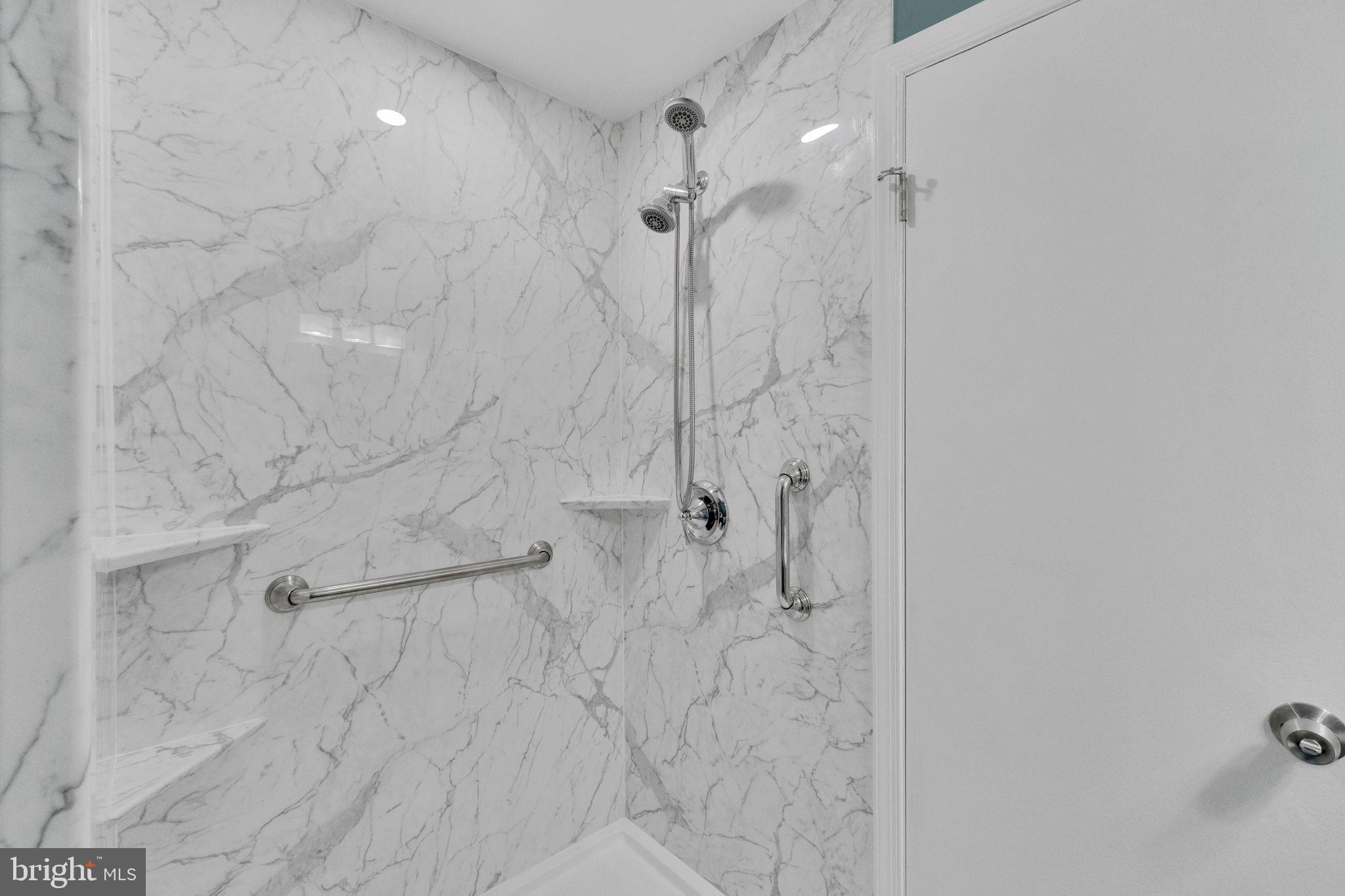 PINEWOOD HILL - Residential