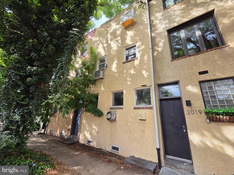 Townhouse For Sale - 2021 Lombard Street<br/> PHILADELPHIA, PA 19146