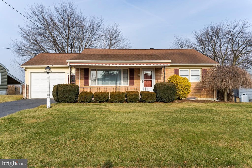 Photo of 581 W BROAD ST, NEW HOLLAND, PA 17557 (MLS # PALA2030058)