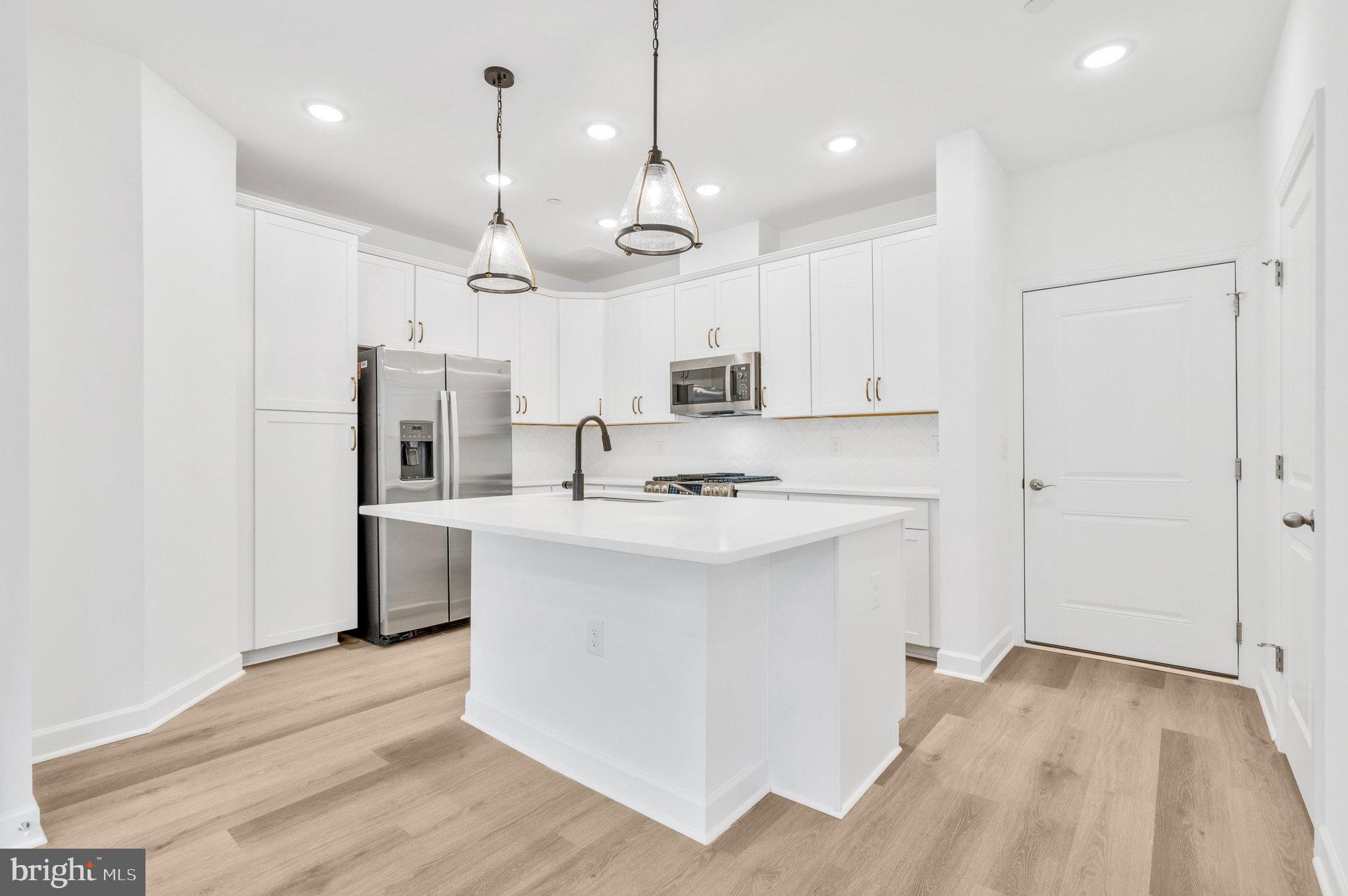 THE BOULEVARDS AT WESTFIELDS - Residential Lease