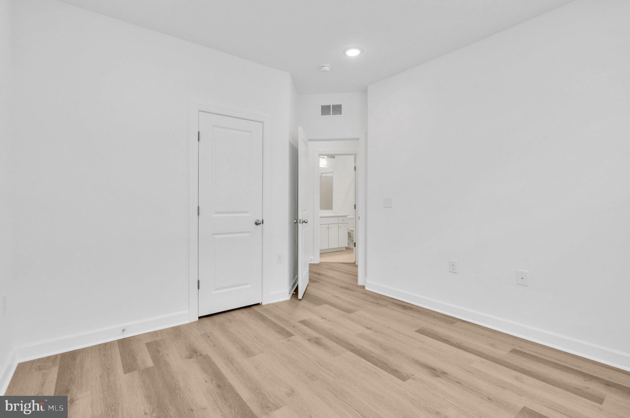 THE BOULEVARDS AT WESTFIELDS - Residential Lease