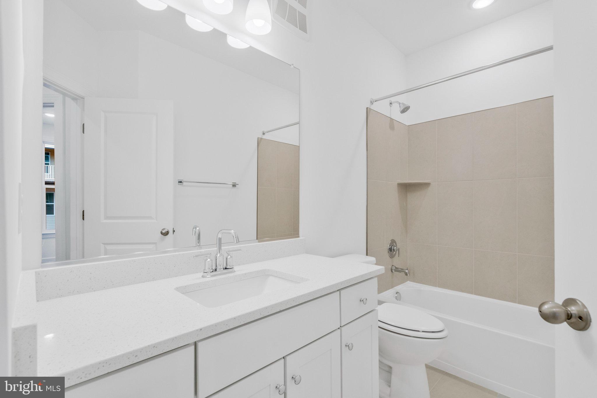 THE BOULEVARDS AT WESTFIELDS - Residential Lease