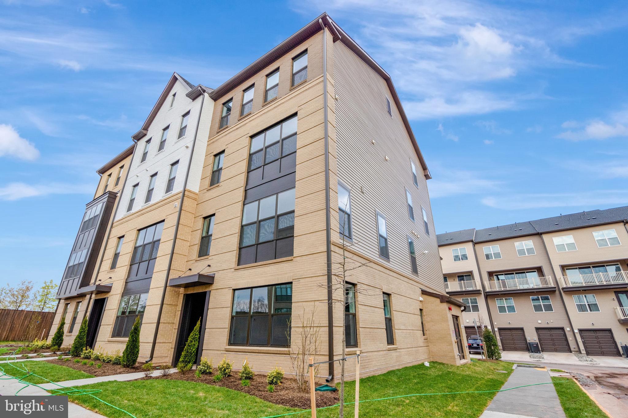 THE BOULEVARDS AT WESTFIELDS - Residential Lease