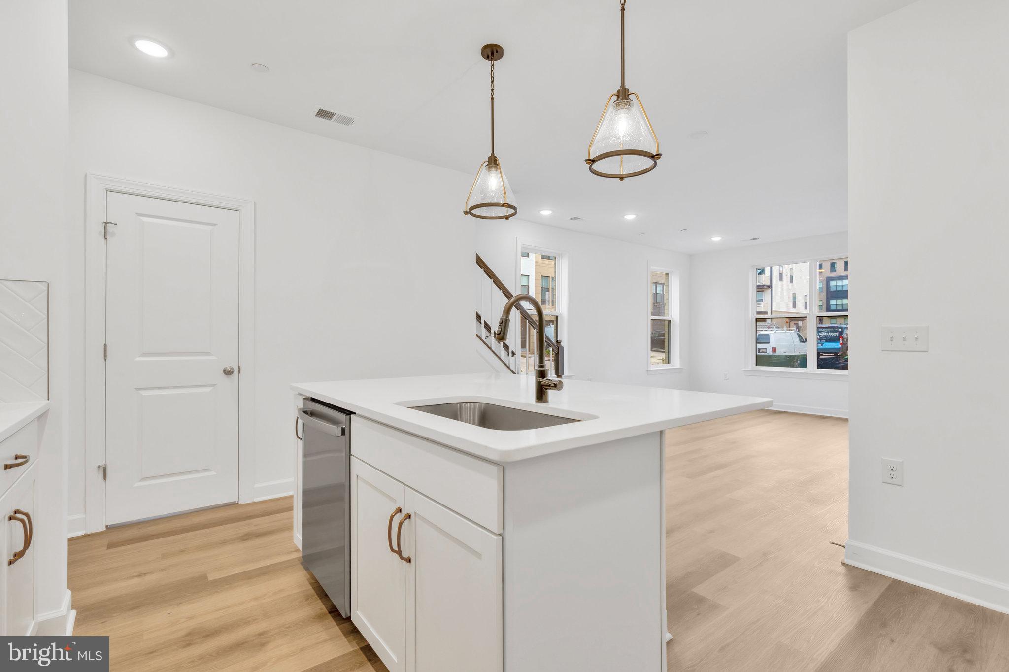 THE BOULEVARDS AT WESTFIELDS - Residential Lease