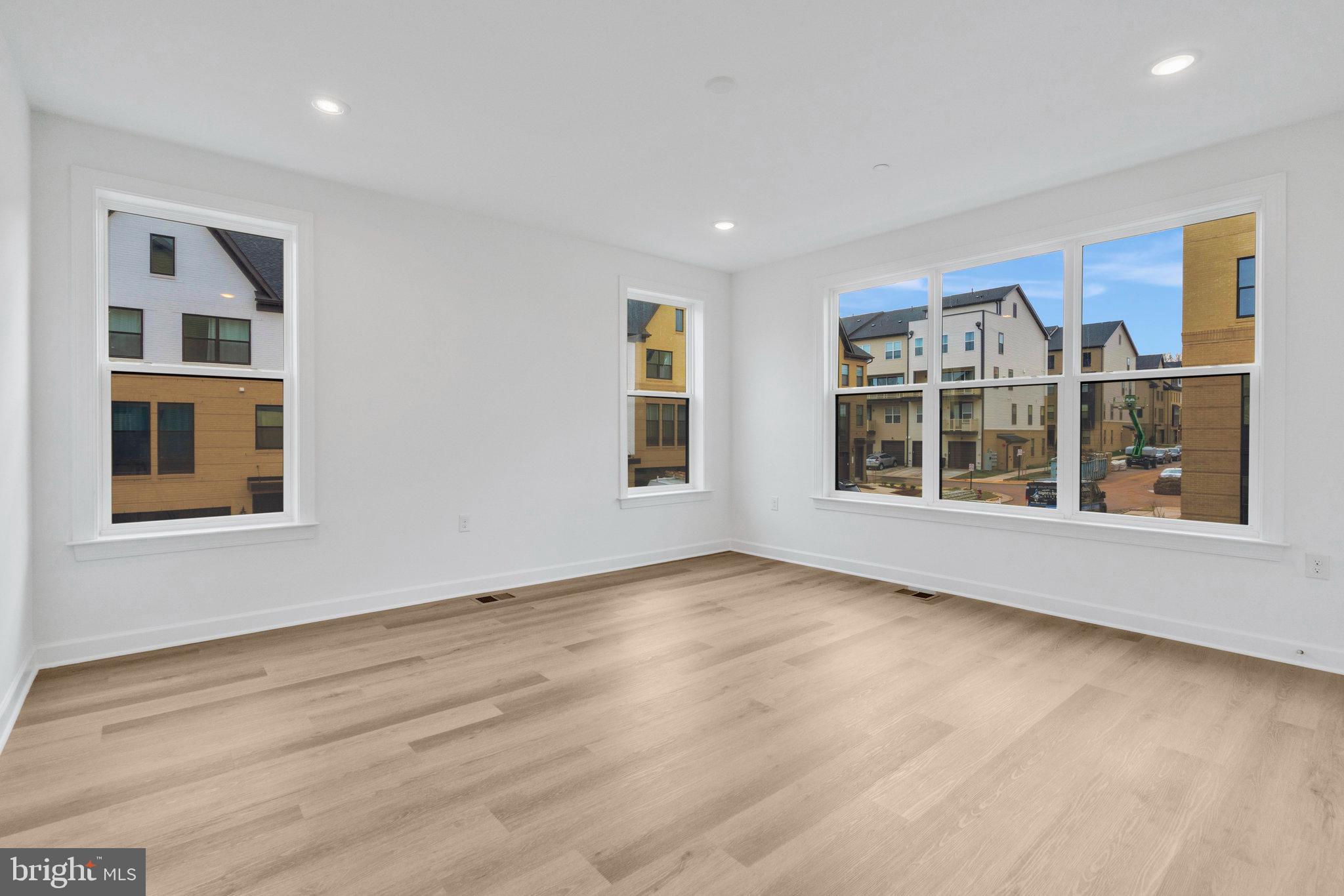 THE BOULEVARDS AT WESTFIELDS - Residential Lease