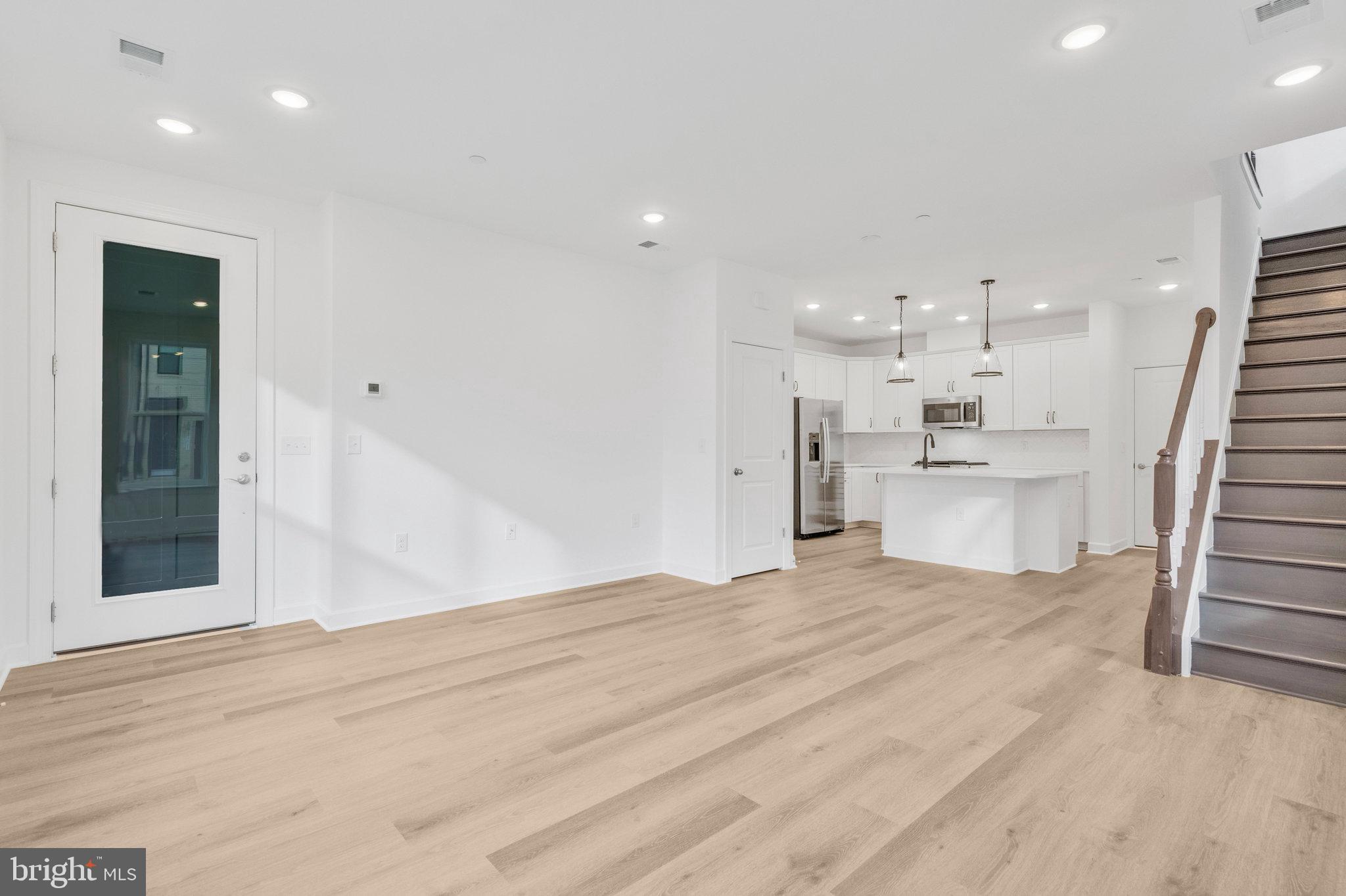 THE BOULEVARDS AT WESTFIELDS - Residential Lease