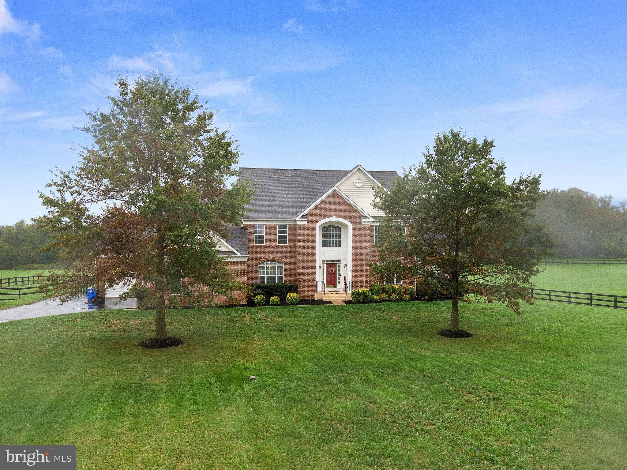 LEESBURG CROSSING - Residential