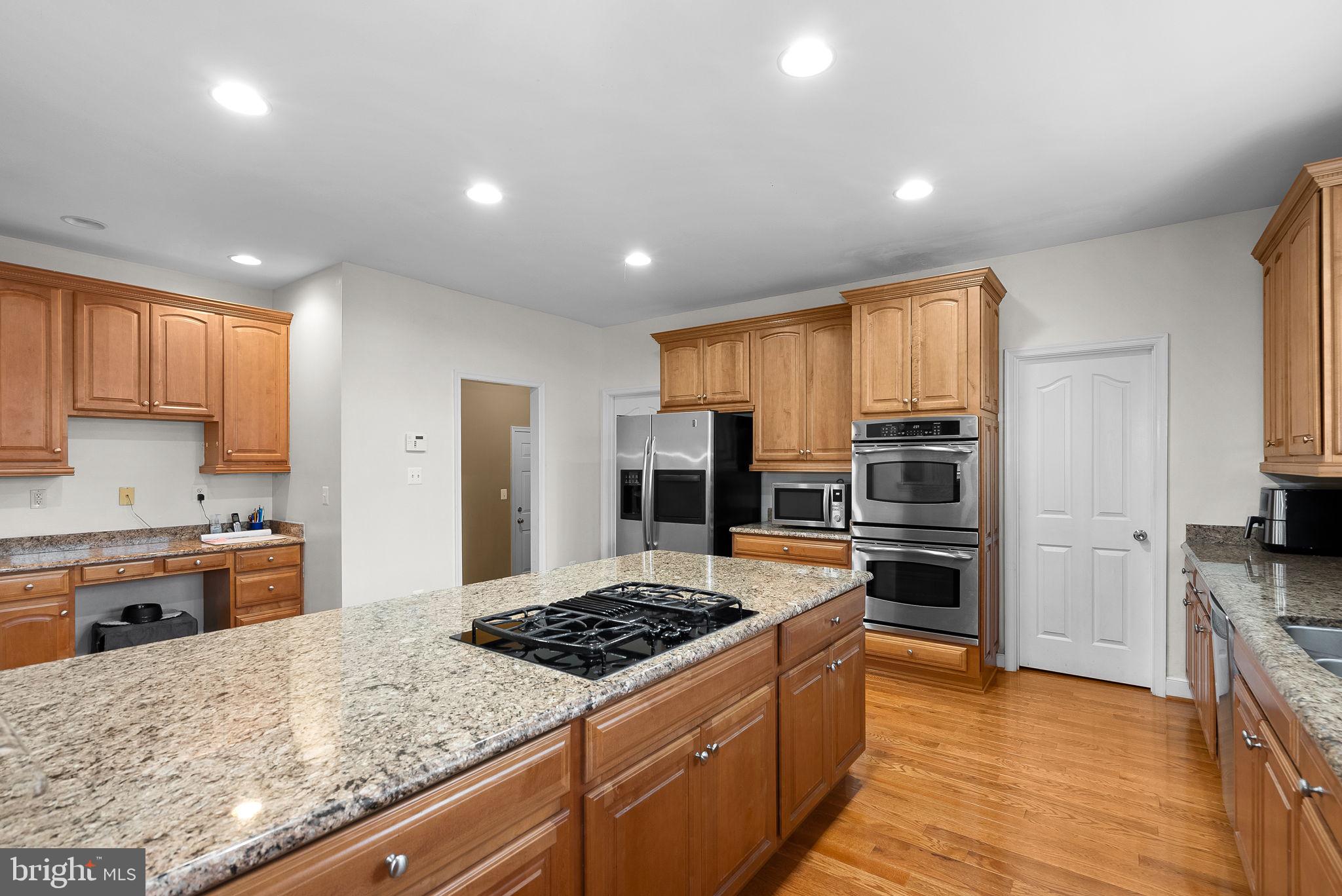 LEESBURG CROSSING - Residential