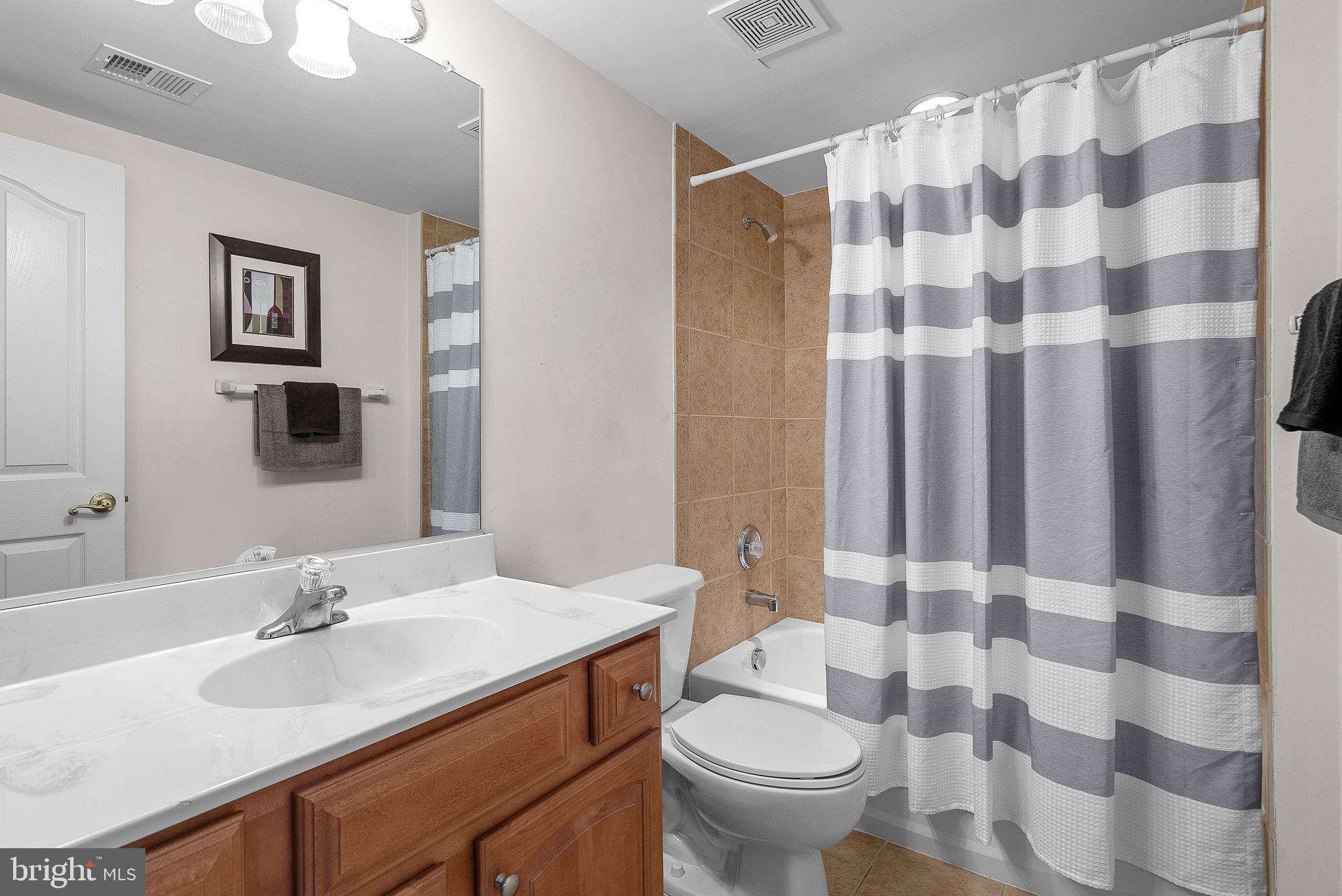 LEESBURG CROSSING - Residential