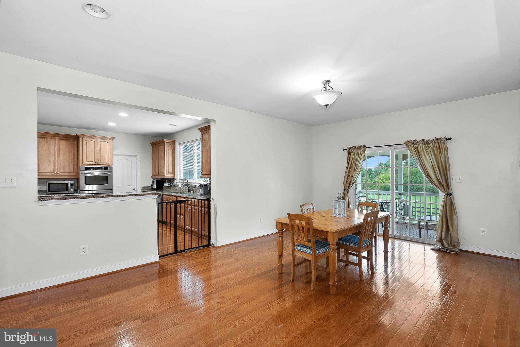 LEESBURG CROSSING - Residential