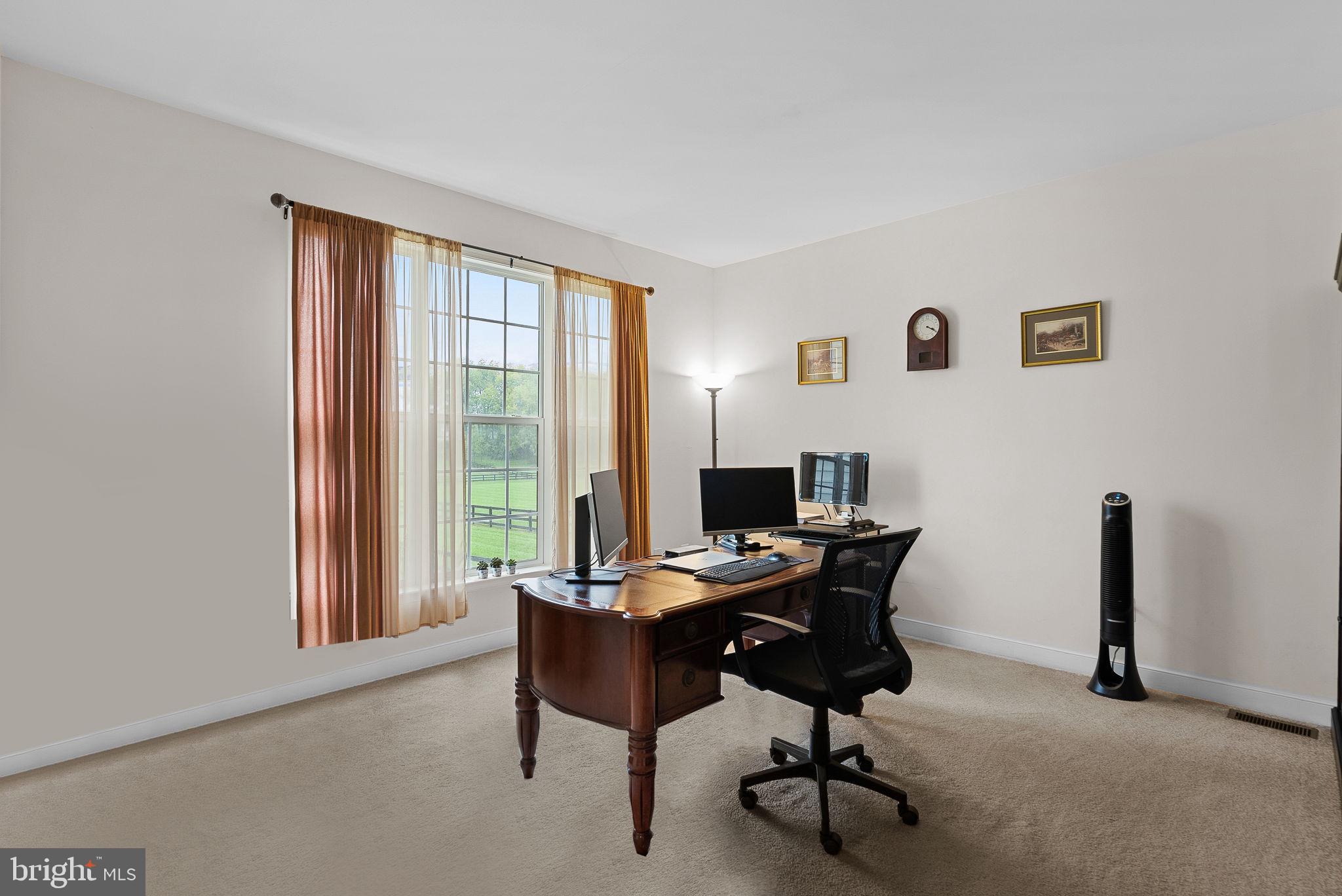 LEESBURG CROSSING - Residential